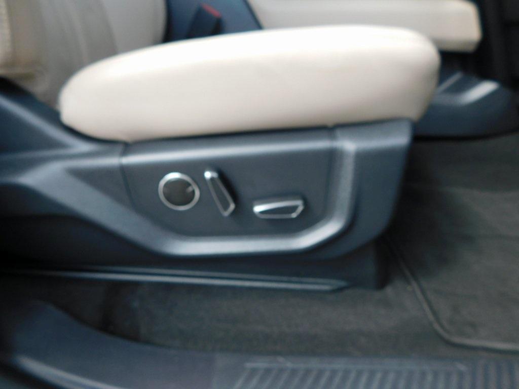 used 2024 Ford Expedition car, priced at $54,400