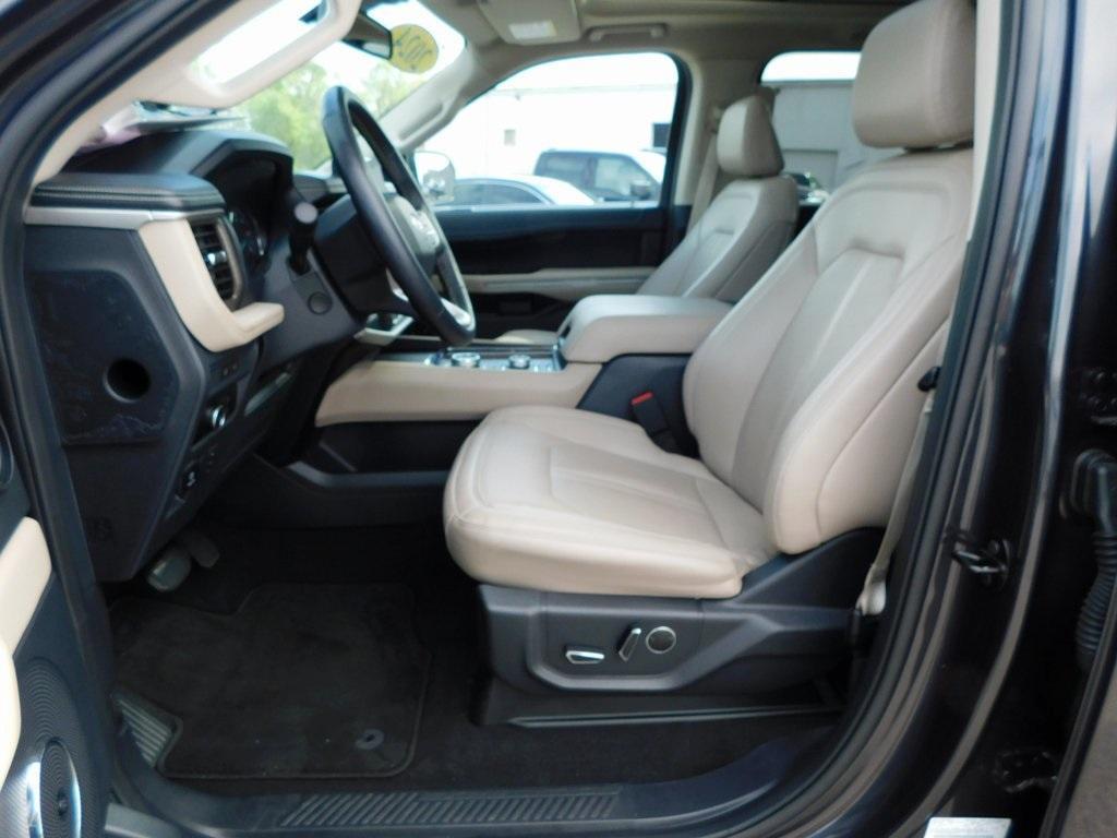 used 2024 Ford Expedition car, priced at $54,400