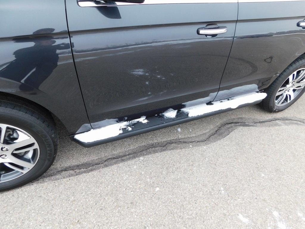 used 2024 Ford Expedition car, priced at $54,400