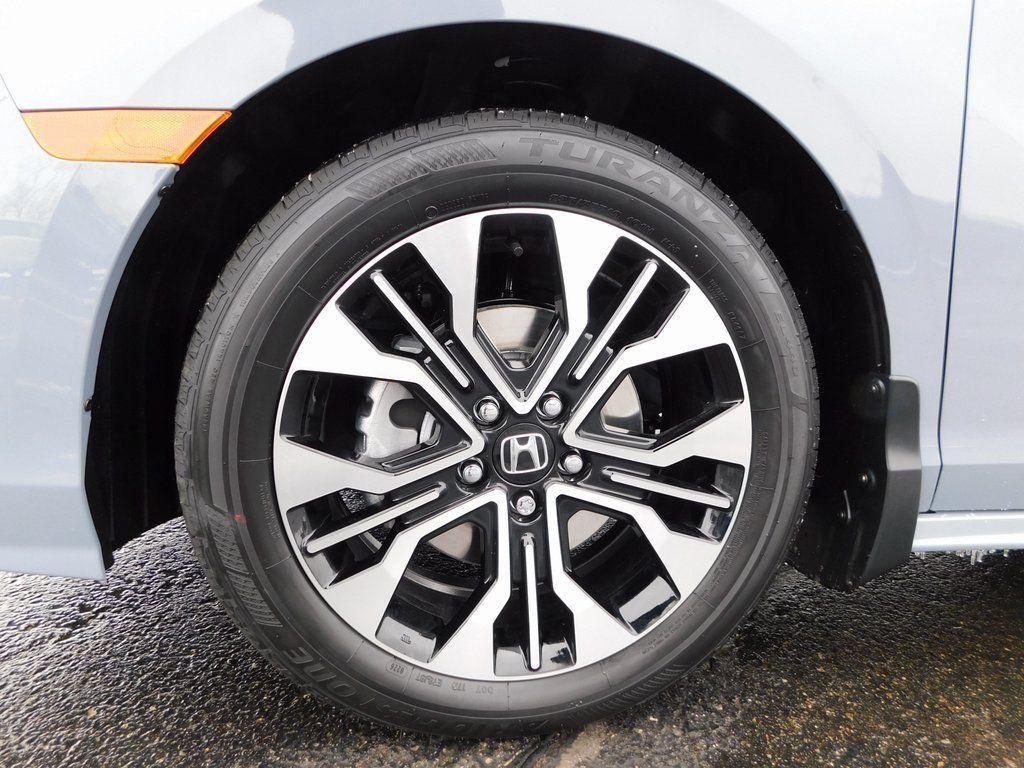 new 2026 Honda Odyssey car, priced at $50,377