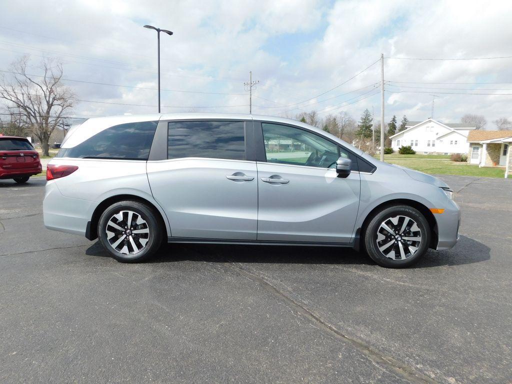 new 2026 Honda Odyssey car, priced at $42,636