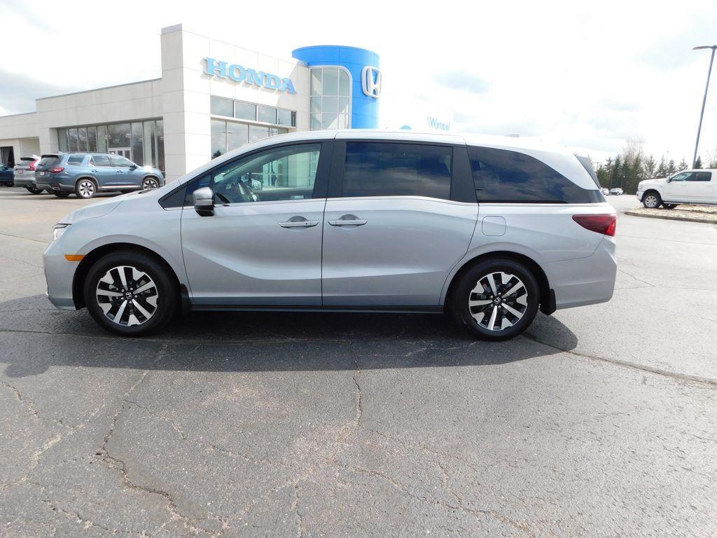 new 2026 Honda Odyssey car, priced at $42,636