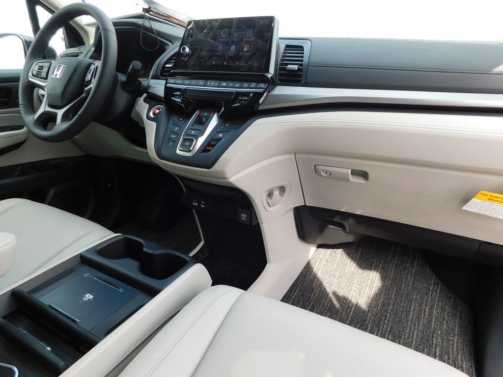 new 2026 Honda Odyssey car, priced at $42,636