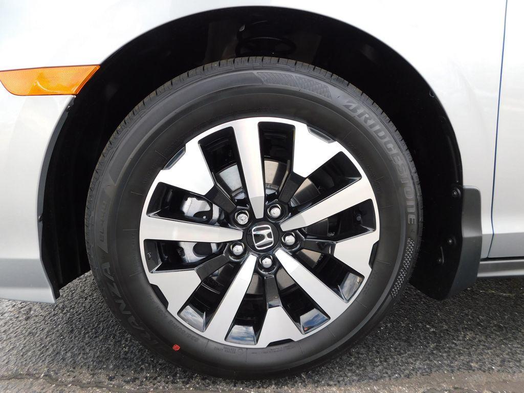 new 2026 Honda Odyssey car, priced at $42,636