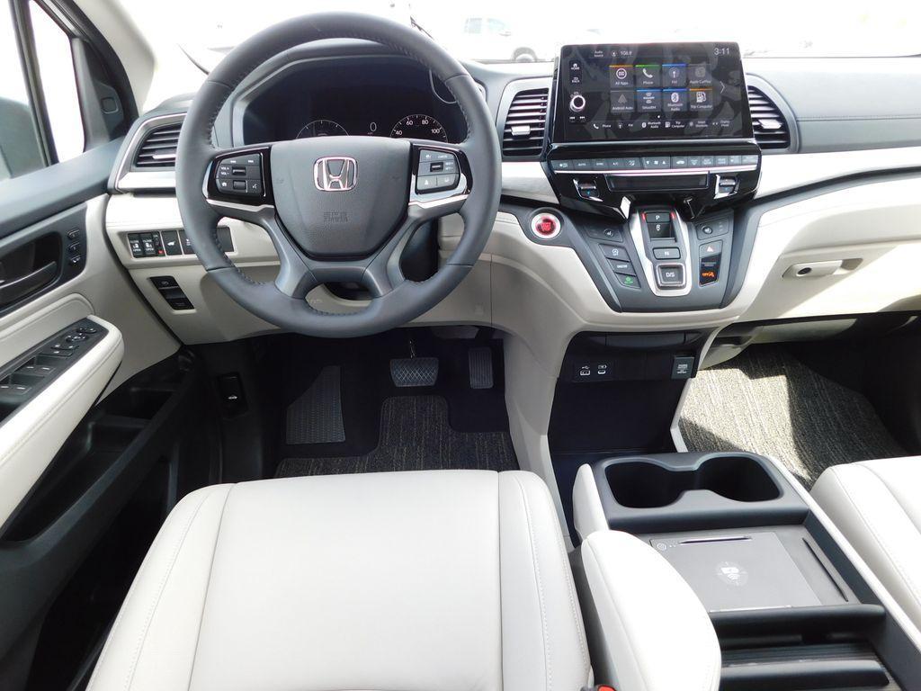 new 2026 Honda Odyssey car, priced at $42,636