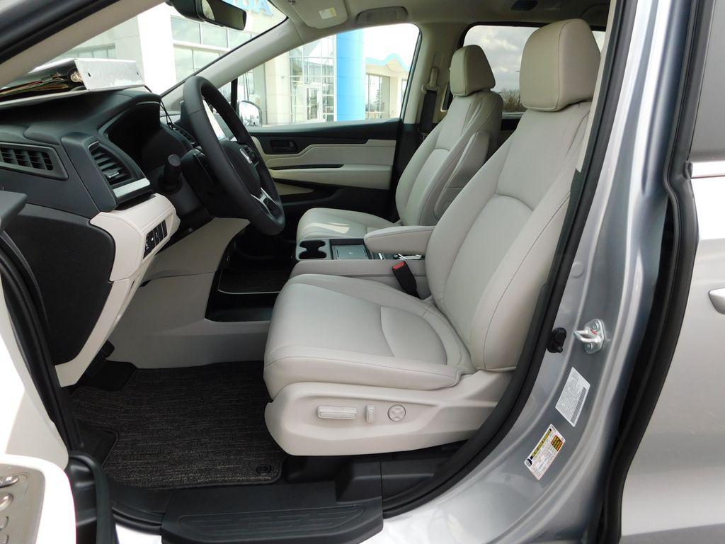 new 2026 Honda Odyssey car, priced at $42,636