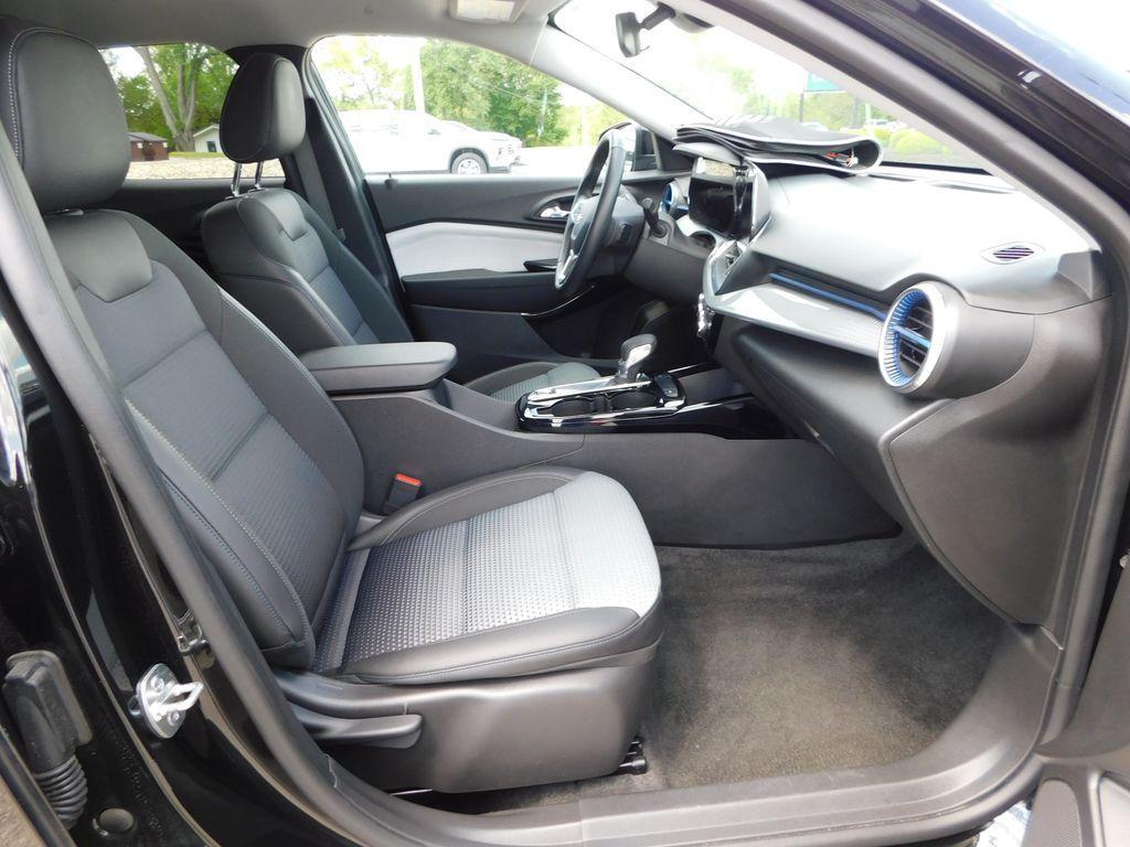 used 2025 Chevrolet Trax car, priced at $21,708