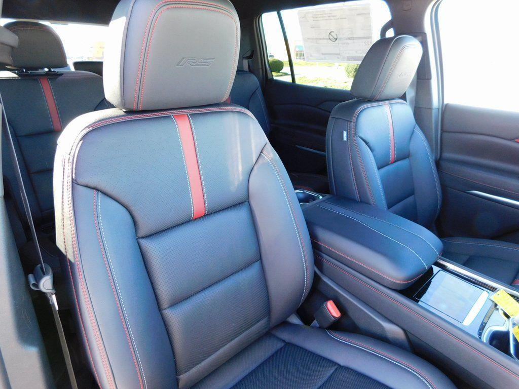 new 2026 Chevrolet Traverse car, priced at $53,338