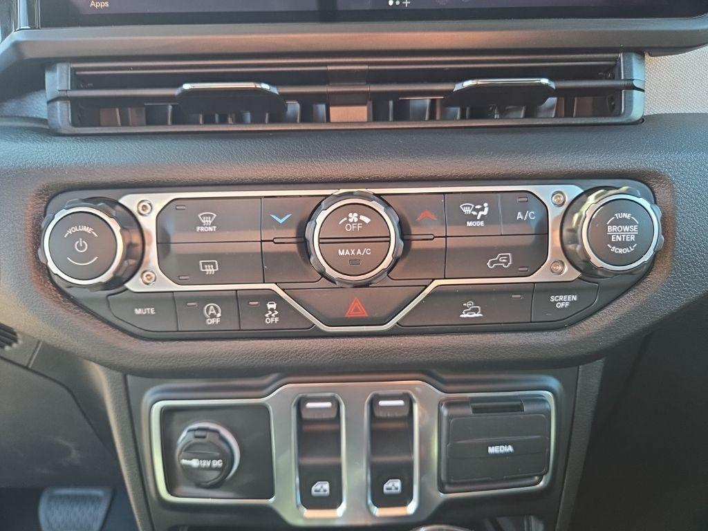 new 2026 Jeep Wrangler car, priced at $41,668