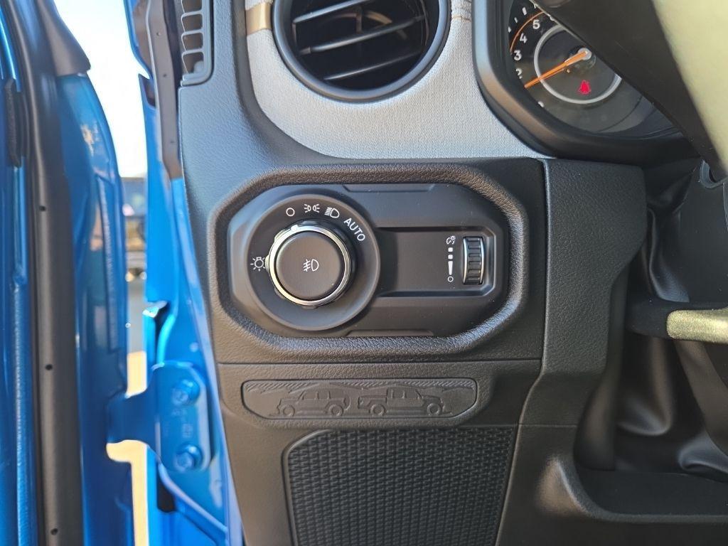 new 2026 Jeep Wrangler car, priced at $41,668