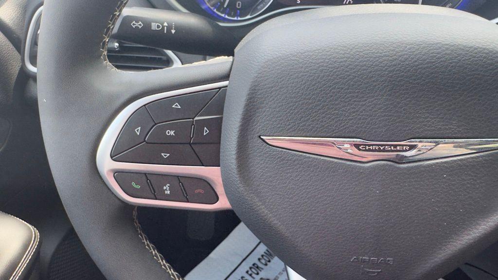 used 2025 Chrysler Pacifica car, priced at $33,500