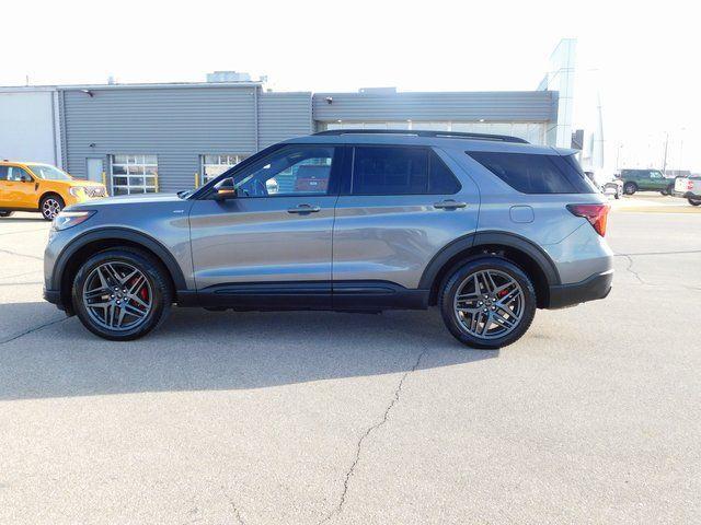 used 2025 Ford Explorer car, priced at $38,990