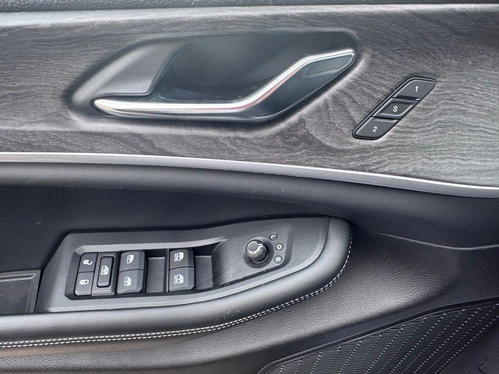 used 2024 Jeep Grand Cherokee car, priced at $36,400