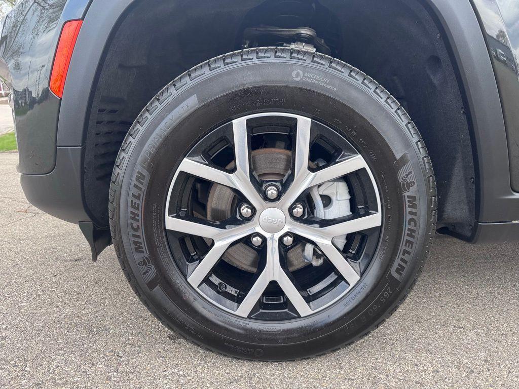 used 2024 Jeep Grand Cherokee car, priced at $36,400