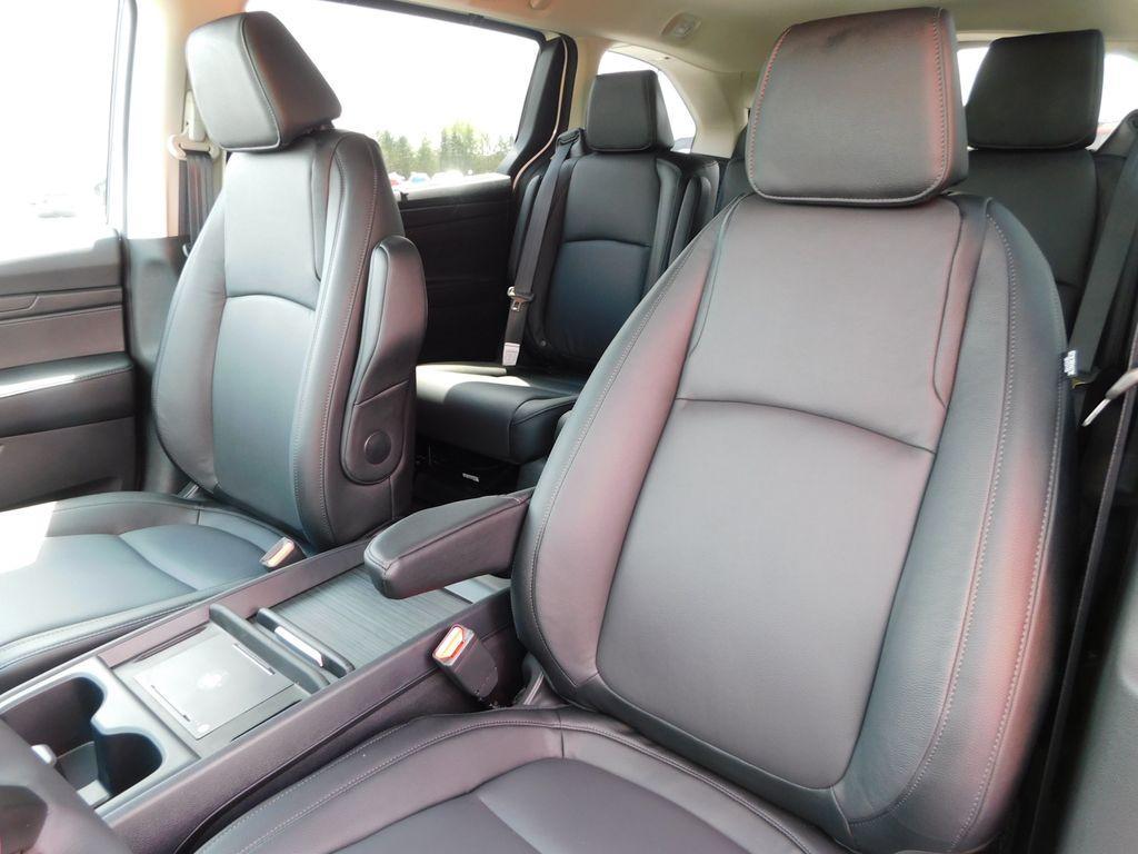 new 2026 Honda Odyssey car, priced at $43,063