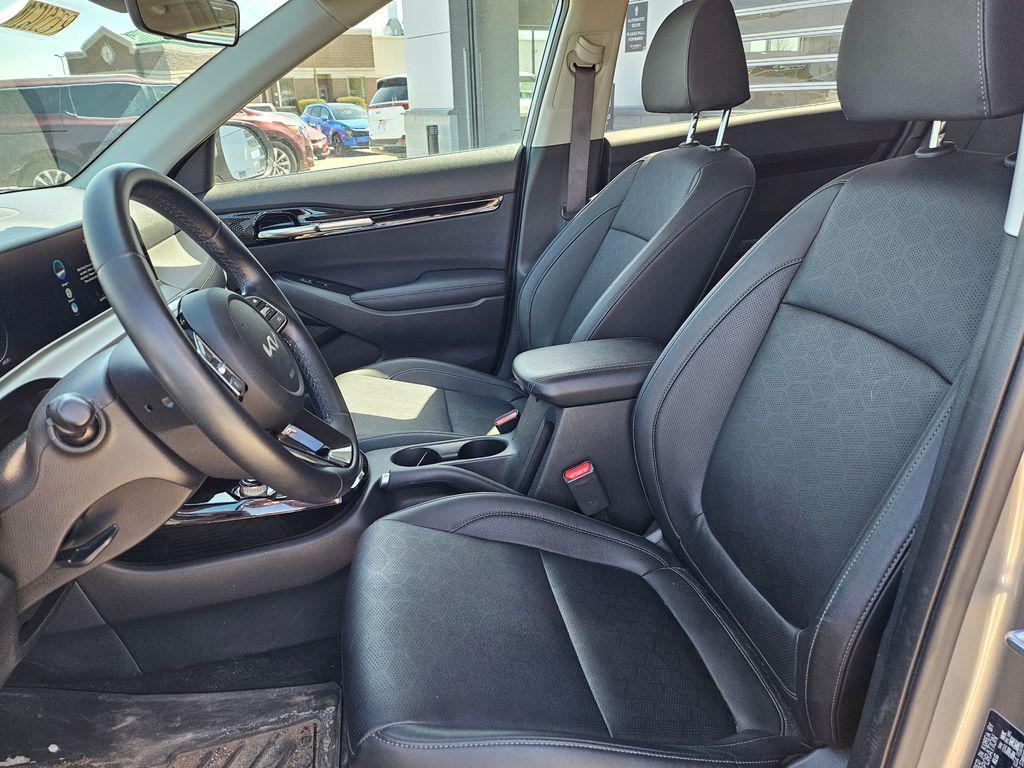 used 2024 Kia Seltos car, priced at $23,999
