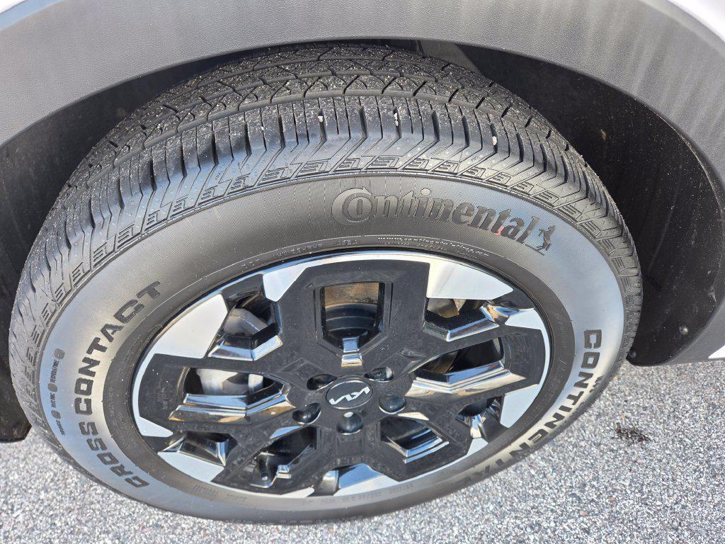 used 2025 Kia Sorento car, priced at $29,999