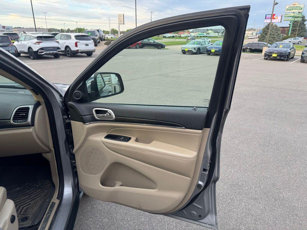 used 2020 Jeep Grand Cherokee car, priced at $16,298