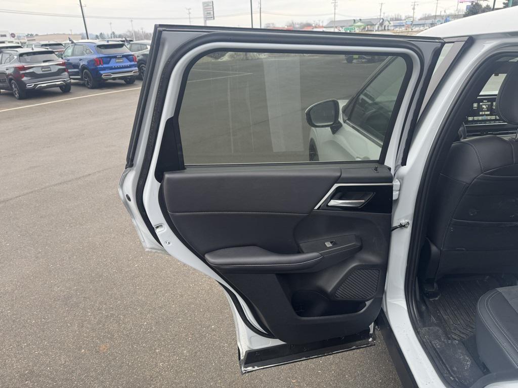 used 2024 Mitsubishi Outlander car, priced at $24,547