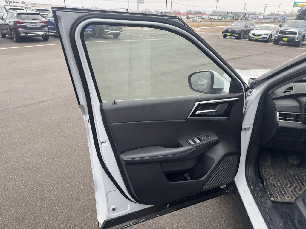 used 2024 Mitsubishi Outlander car, priced at $24,547