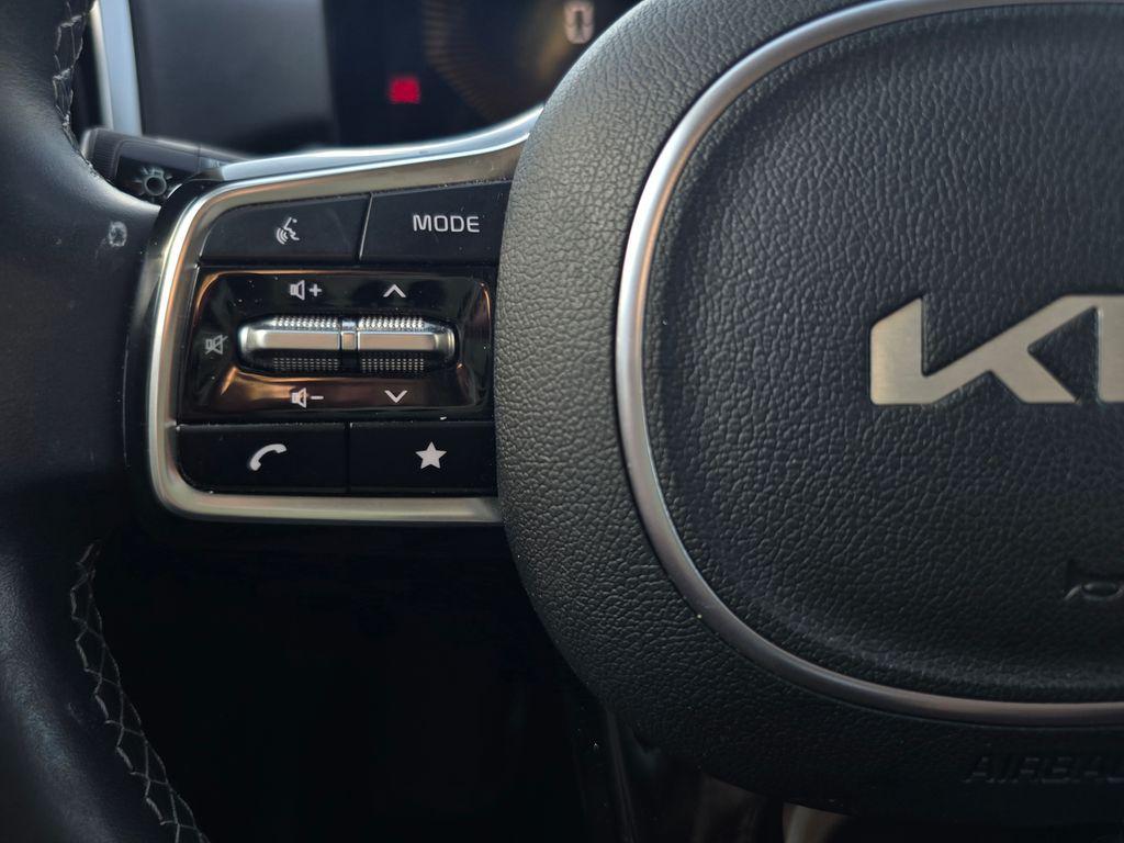 used 2025 Kia Sorento car, priced at $35,298