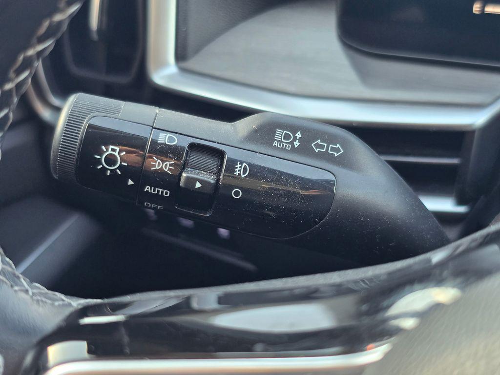 used 2025 Kia Sorento car, priced at $35,298