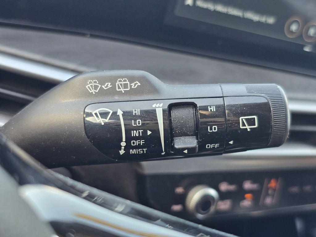 used 2025 Kia Sorento car, priced at $35,298