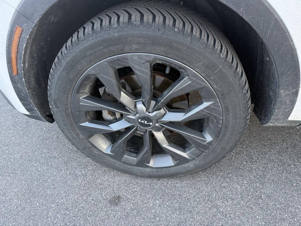 used 2022 Kia Sorento car, priced at $25,399