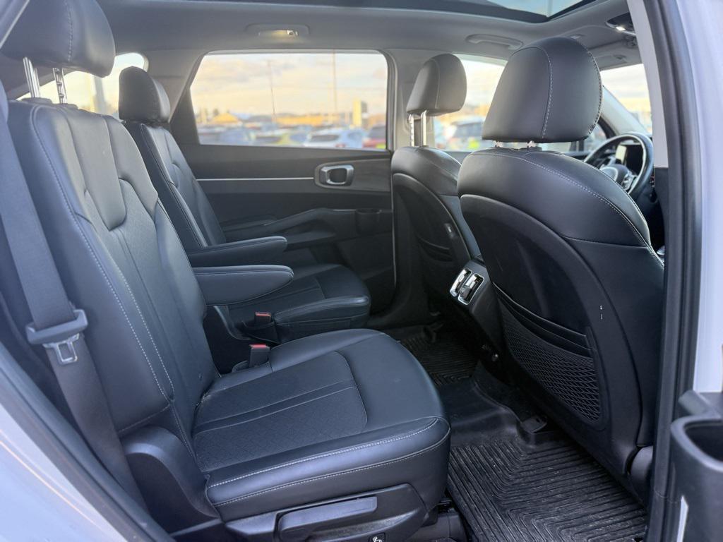 used 2022 Kia Sorento car, priced at $25,399