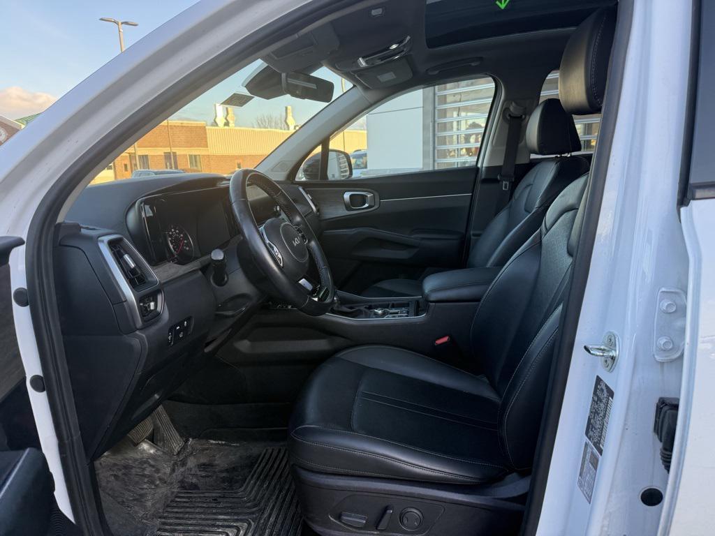 used 2022 Kia Sorento car, priced at $25,399