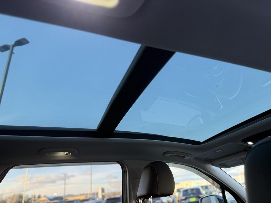 used 2022 Kia Sorento car, priced at $25,399