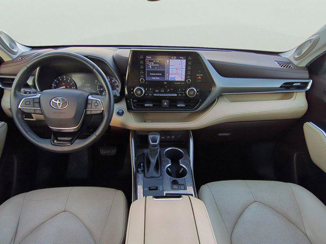 used 2020 Toyota Highlander car, priced at $22,995