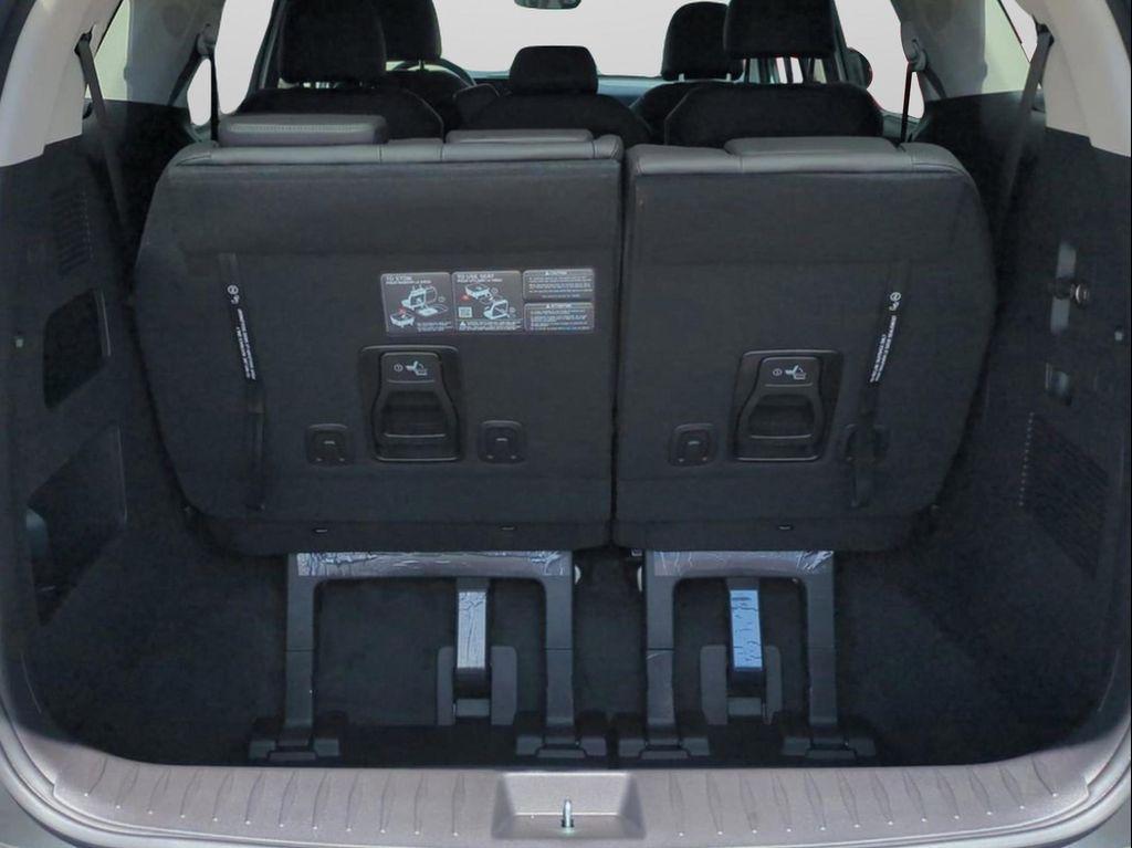 new 2026 Kia Carnival Hybrid car, priced at $40,822