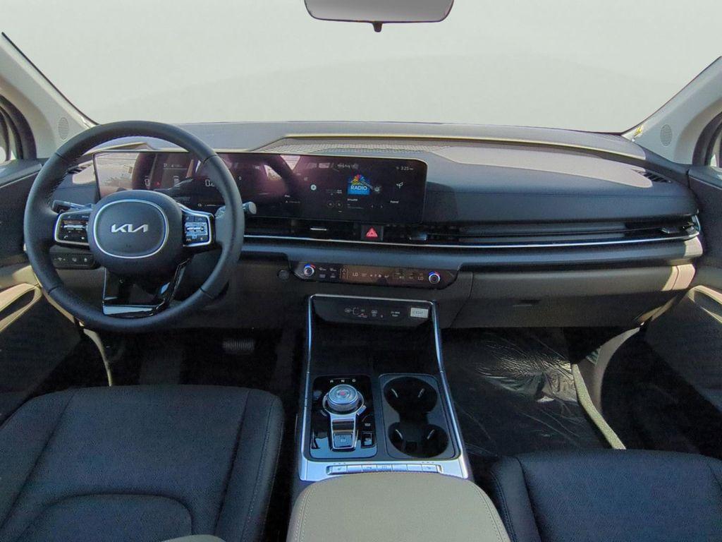 new 2026 Kia Carnival Hybrid car, priced at $40,822