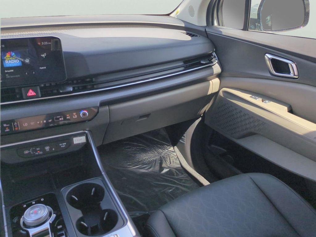 new 2026 Kia Carnival Hybrid car, priced at $40,822