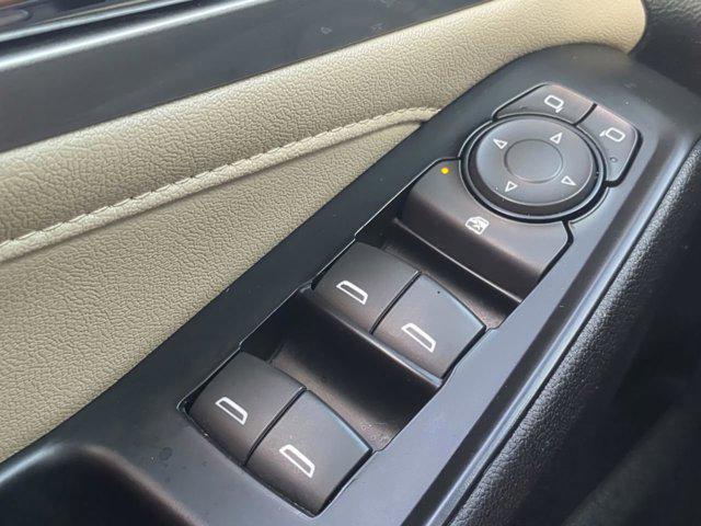 used 2023 Chevrolet Traverse car, priced at $24,484