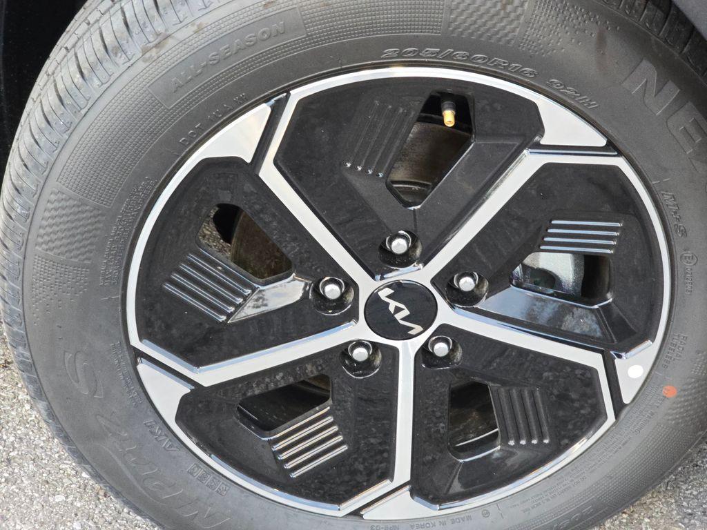 new 2025 Kia Niro car, priced at $27,255