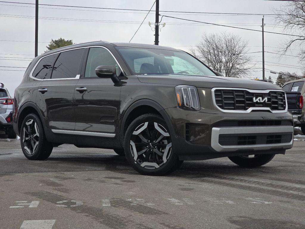 used 2024 Kia Telluride car, priced at $28,610