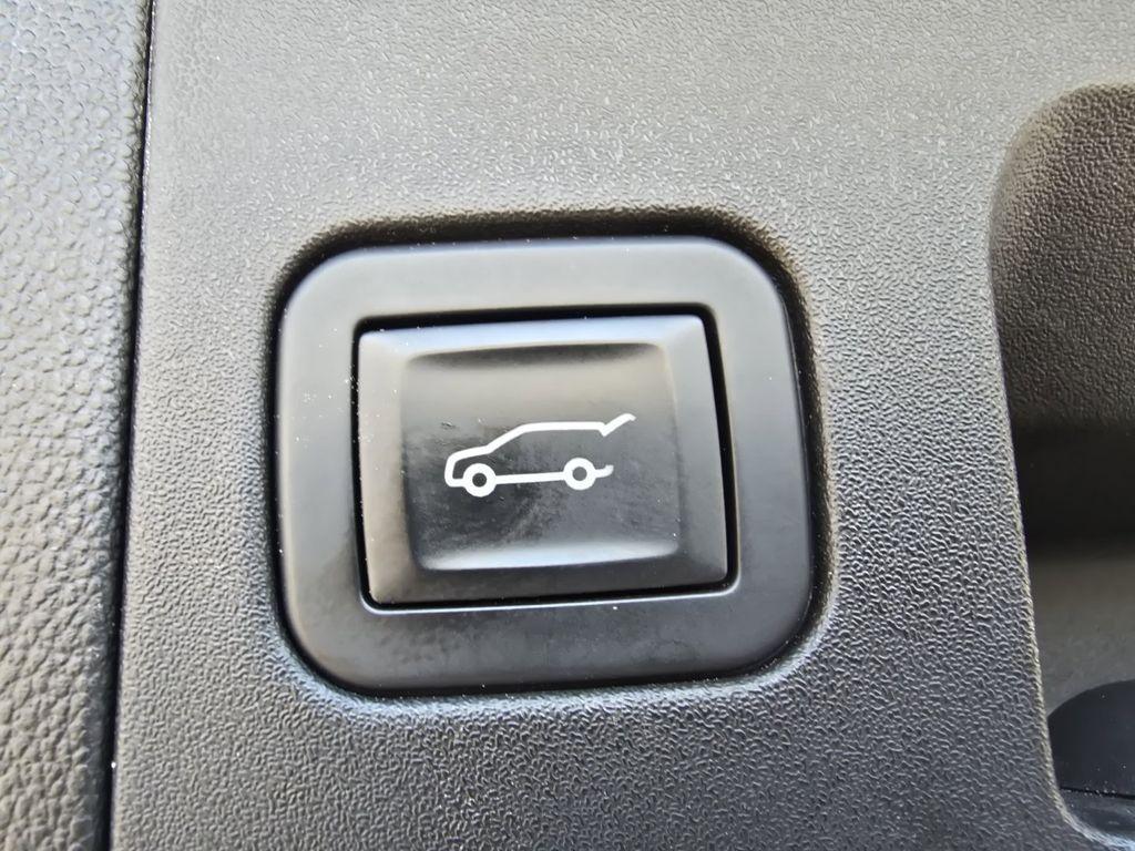 used 2018 Cadillac XT5 car, priced at $17,609