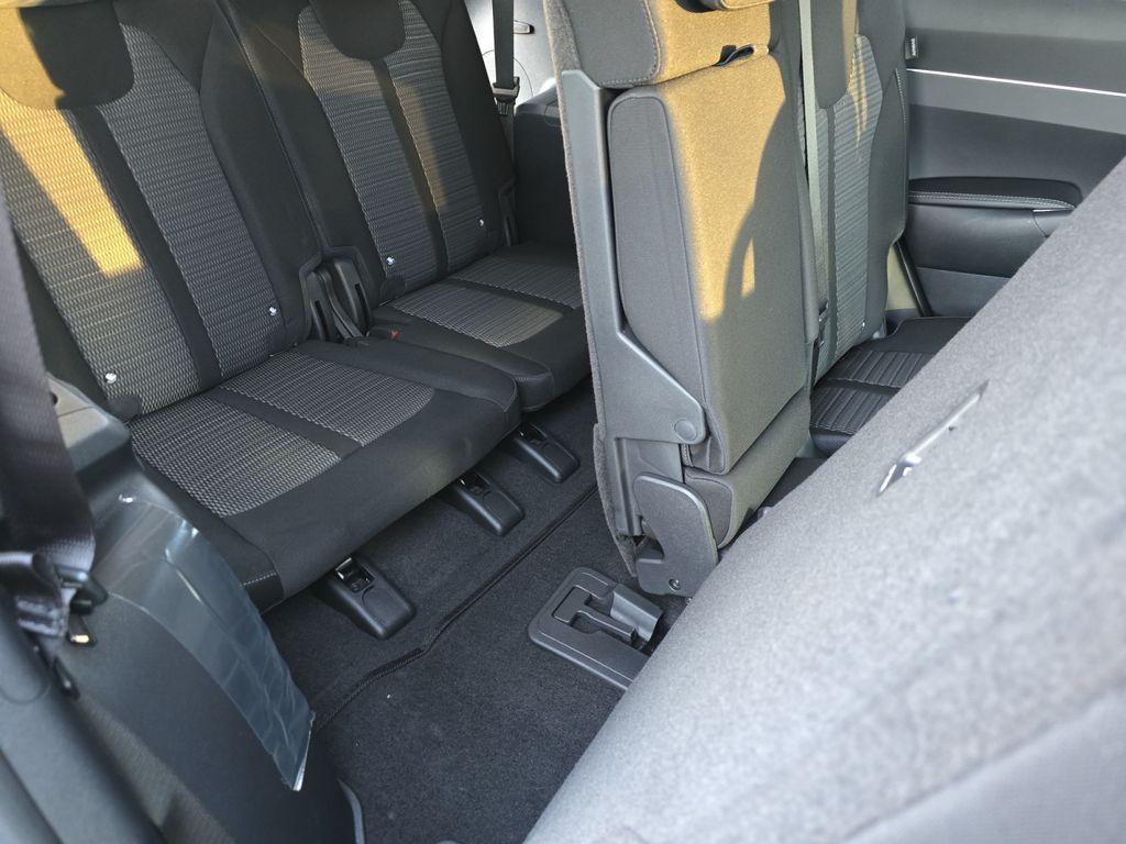 new 2026 Kia Sorento car, priced at $30,854