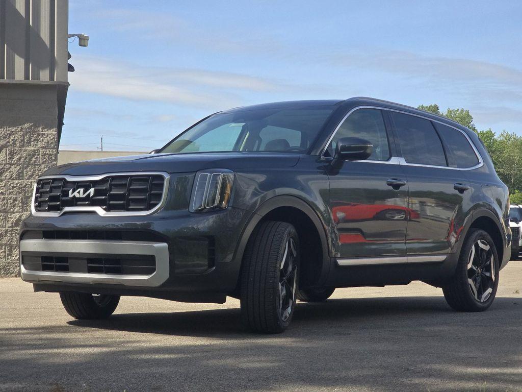 used 2024 Kia Telluride car, priced at $32,850