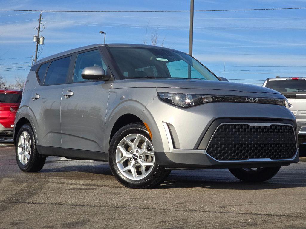 used 2023 Kia Soul car, priced at $15,368