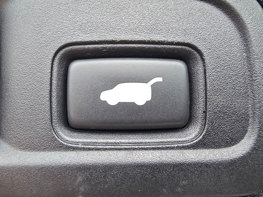 used 2021 Honda Pilot car, priced at $23,353