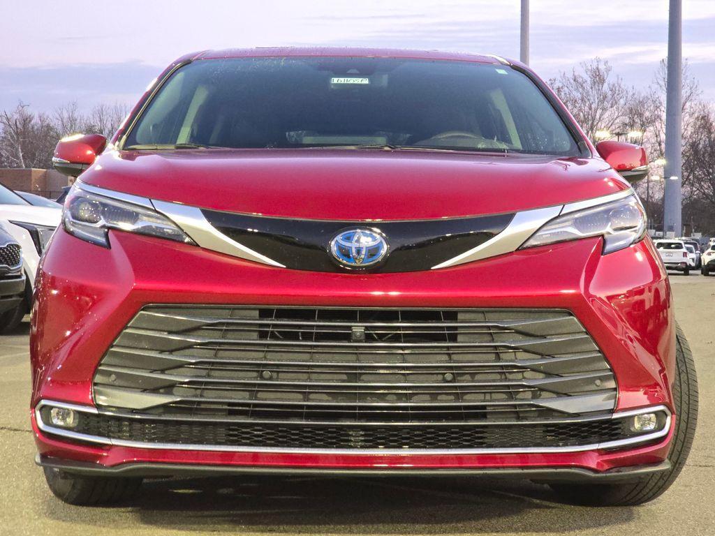 used 2024 Toyota Sienna car, priced at $45,133