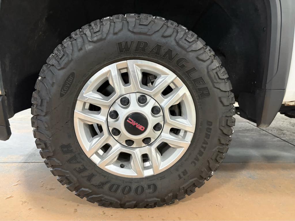 used 2022 GMC Sierra 2500 car, priced at $39,999