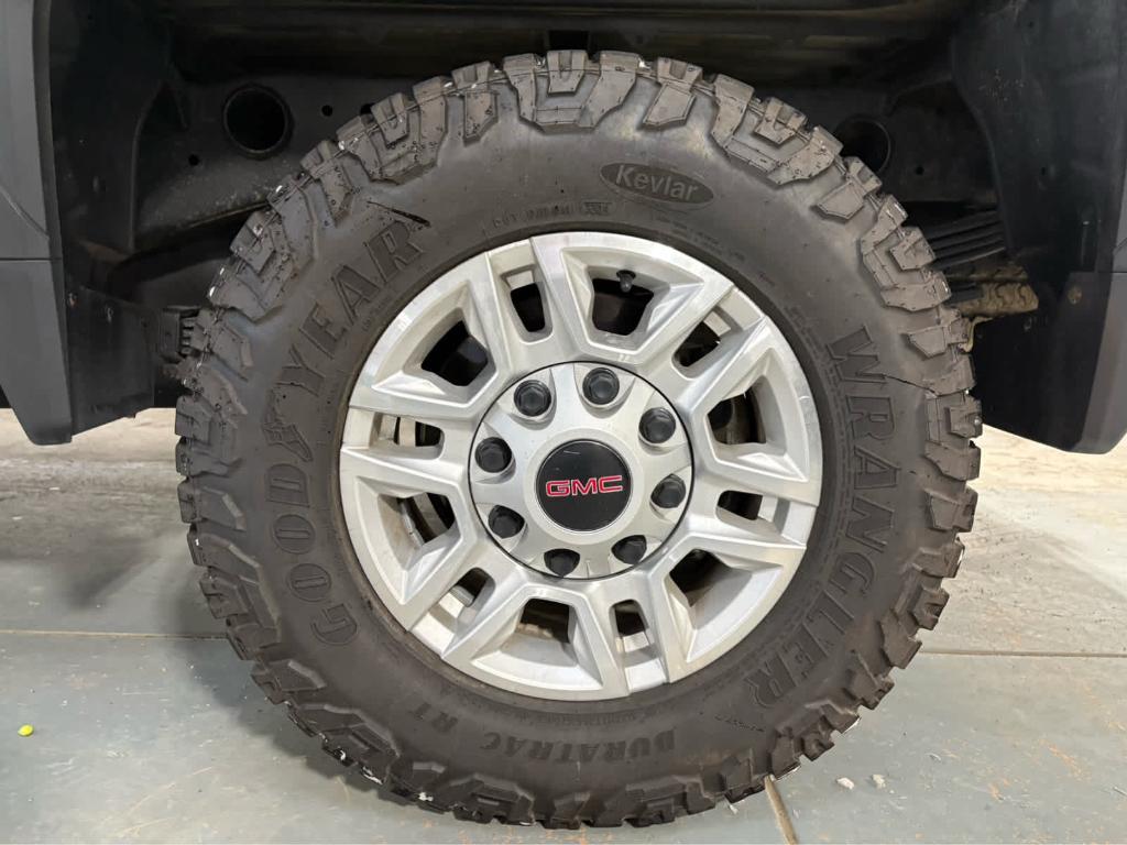 used 2022 GMC Sierra 2500 car, priced at $39,999