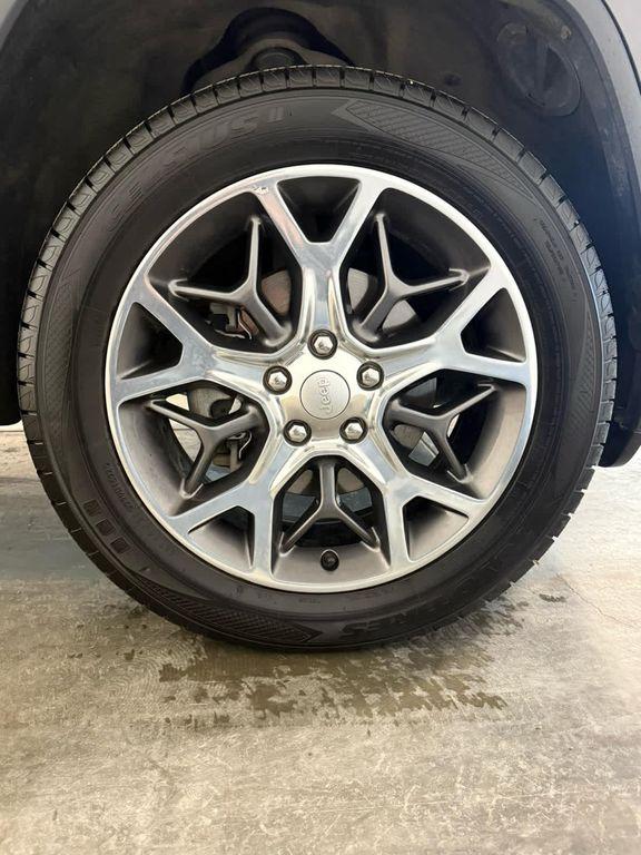 used 2020 Jeep Grand Cherokee car, priced at $21,989