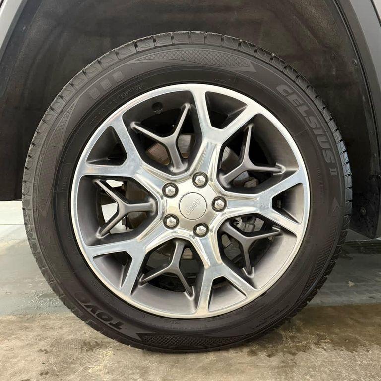 used 2020 Jeep Grand Cherokee car, priced at $21,989