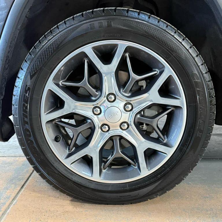 used 2020 Jeep Grand Cherokee car, priced at $21,989