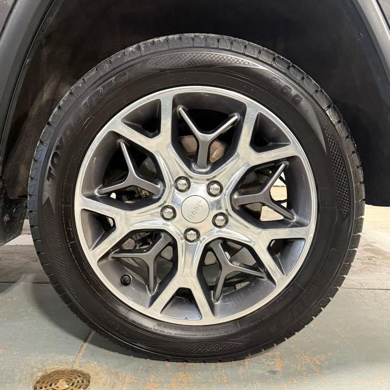 used 2020 Jeep Grand Cherokee car, priced at $21,989